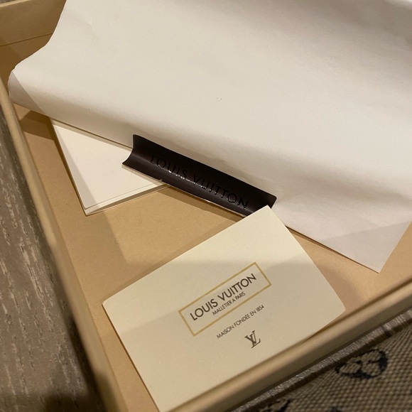 Authentic Louis Vuitton Min Lin Wallet - Picture 15 of 16